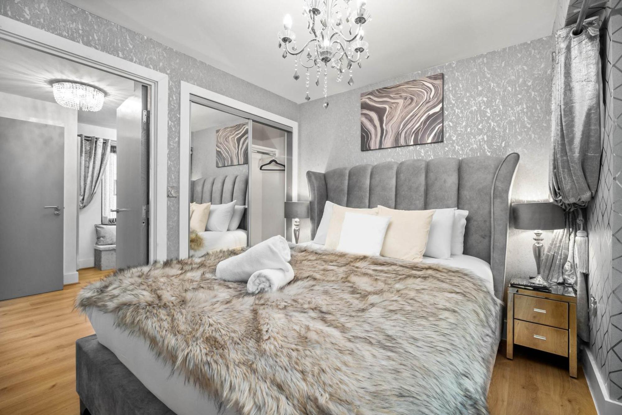 Luxury 1 Bed Flat With Parking 11K - Top Rated - Netflix - Wifi - 70 Inch Smart Tv - Birmingham City Centre - Tv In Bedroom - Top Rated 외부 사진