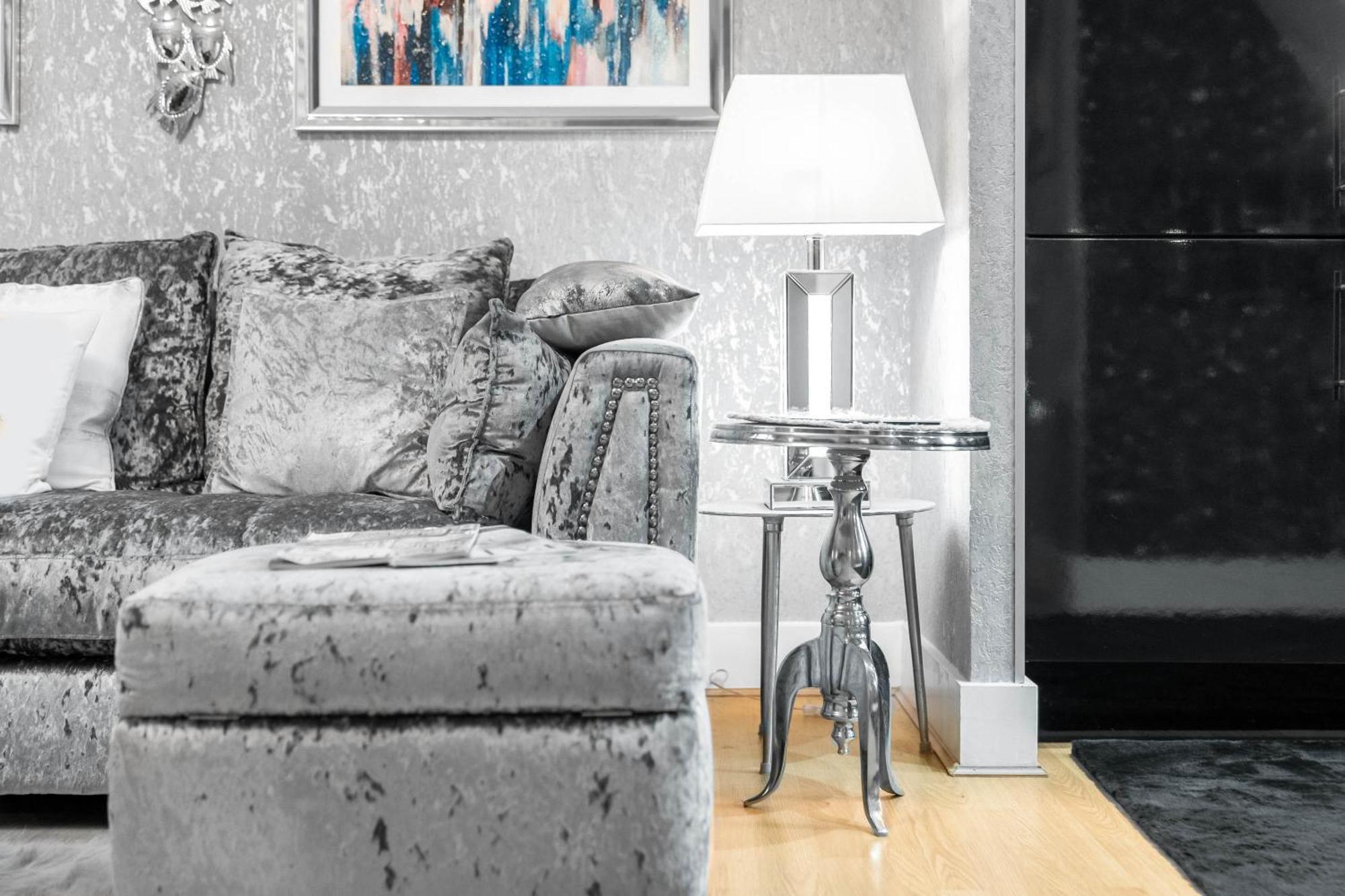 Luxury 1 Bed Flat With Parking 11K - Top Rated - Netflix - Wifi - 70 Inch Smart Tv - Birmingham City Centre - Tv In Bedroom - Top Rated 외부 사진